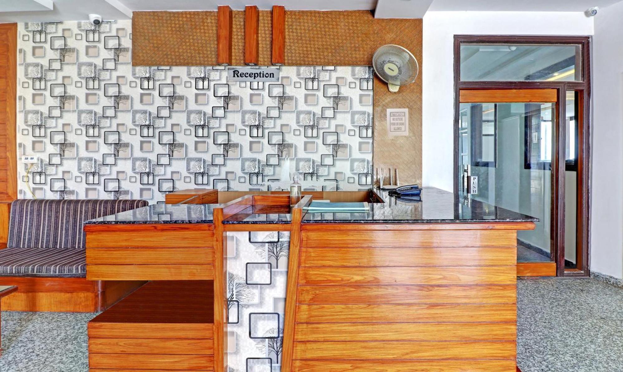 Hotel 4 View Tājganj Zewnętrze zdjęcie